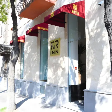 R&R Hotel
