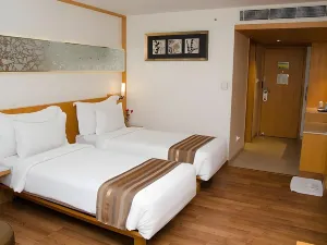 Hotel Lineage