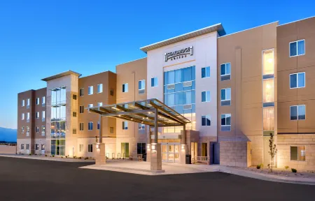 Staybridge Suites Lehi -  Traverse Ridge Center Отели рядом с достопримечательностью «Парк Стейджкоч Кроссинг Смол»