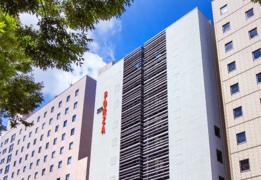 호텔 포르자 I 외관 및 역까지의 거리