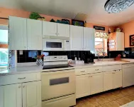 Charming 2-bedroom house in beautiful Port Charlotte with Pool, Hot tub, & WiFi