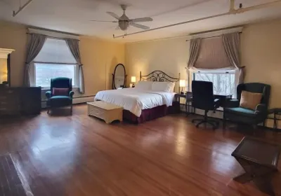The Revival House Hotel a Adams