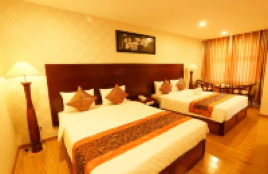 New Palace Hotel - parking
