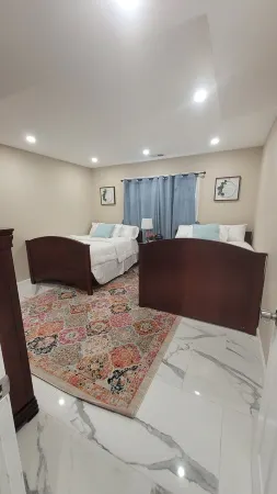 Luxury Suburban HideawayCome see why this is better than a hotel stay.