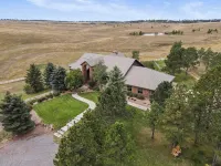 Gorgeous Estate Home on 186 Acre Ranch only minutes from Colorado Springs or AFA Hotels in Black Forest
