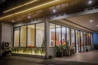 Lucky Hotel by Surya Group Hotel di Kecamatan Purwodadi