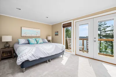 Lake View & Access/Hot Tub/5000 Arcade Games/Pool Table/Pontoon for Rent