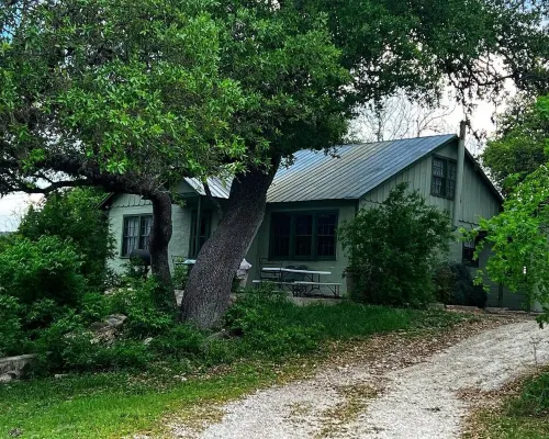 FarmHouse on the Creek near Parks & Winery Hotele w: Bandera County
