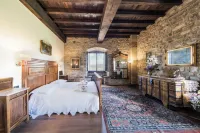 Tenuta Castel Dell'Aquila Hotels in Massa-Carrara