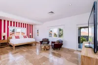 Upscale Ocean View Villa with Pool Outdoor Kitchen