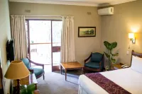 Bronte Hotel Hotels near Shona Sculpture Gallery