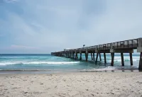Jupiter Waterfront Inn - Beach