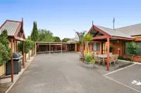 Bendigo Goldfields Motor Inn Hotels near Harvey Norman Bendigo