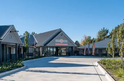 Leumeah Lodge Hotels near Canberra Reptile Zoo