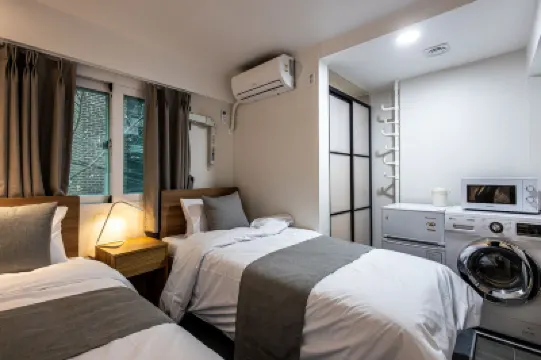 บียอนด์ เรสซิเดนซ์ จงโน โรงแรมใกล้บ้านบลูเฮาส์