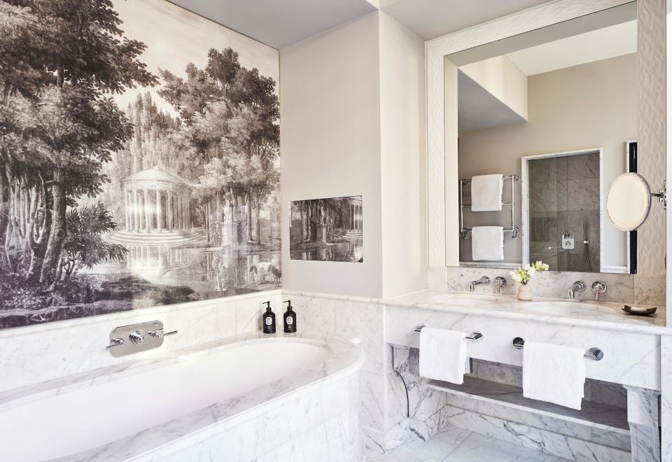 Hotel Barrière Fouquet's Paris 객실 이미지