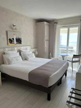 Hôtel the Originals Miramar, Royan Pontaillac Отели в г. Руайан