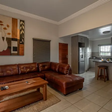 Camelot Guest House & Apartments