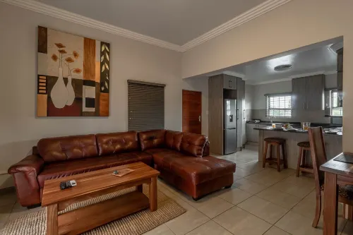 Camelot Guest House & Apartments - breakfast