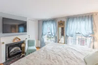 Brackett Cottage Hotels in Marblehead