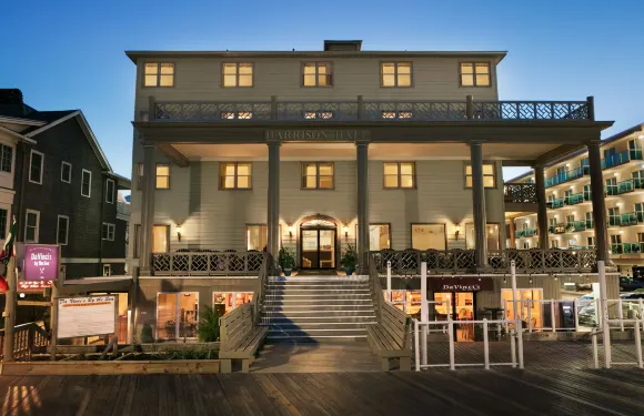 哈里森豪酒店
