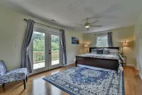Aiken Rd - 6 Br - Hot Tub and Game Room Hotels in Marshall