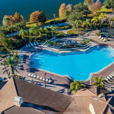 Prime Location-Spacious Condo for 8 Guests