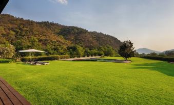 El Salto Luxury Ranch with Lake View