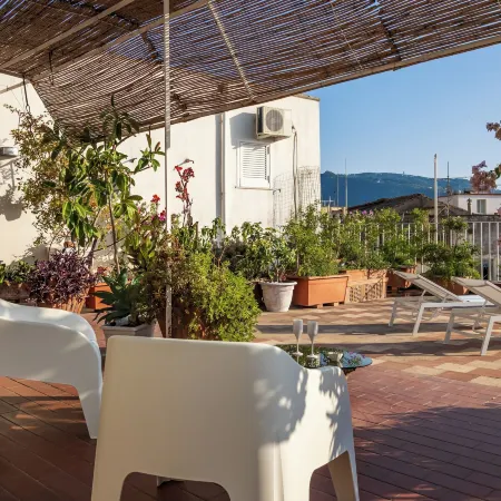 De Vivo Realty - Art Room n 3