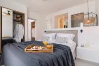 Quartano Suites by Heliessa, Adults Only فنادق في Naoussa