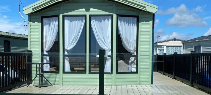 Beachside Lodge - Sleeps 6 - Pets ok - Plus Parking Hotels in Morecambe