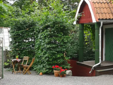 Stockholm B&B Cottage Отели в г. Vendelso