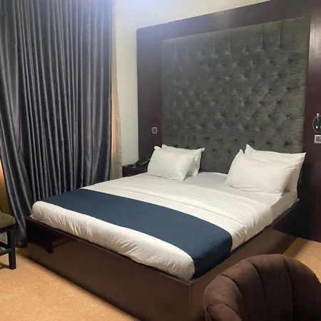 Mega Pavilion Suite and Apartment