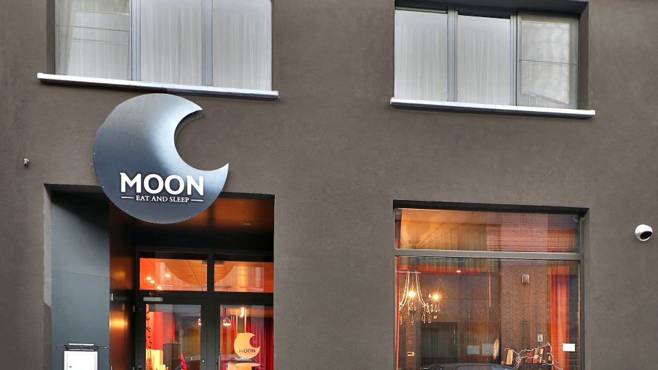Hotel Moon