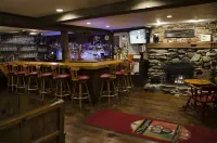 Summit Lodge - bar
