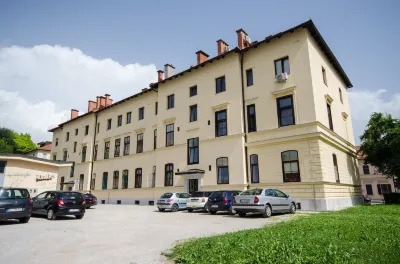 Apartment Tržaška with Free Parking Hotels in Trnovo District
