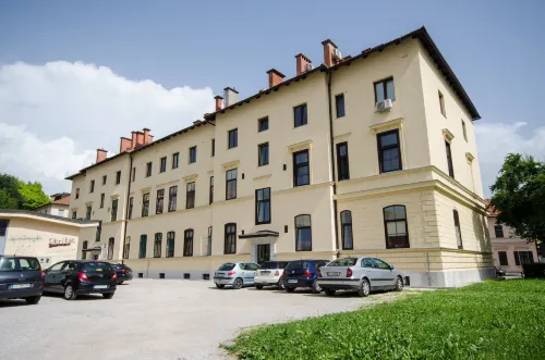 Apartment Tržaška with Free Parking