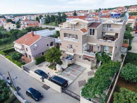 วิลล่า วาเลนติน่า โรงแรมใน