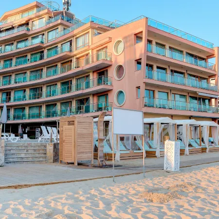 Beachfront Smart Homes by Marty's