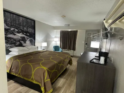 Super 8 by Wyndham Charleston WV