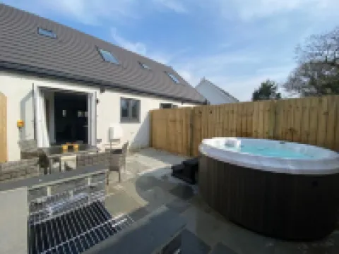 Birch Cottage Hotels in Carew