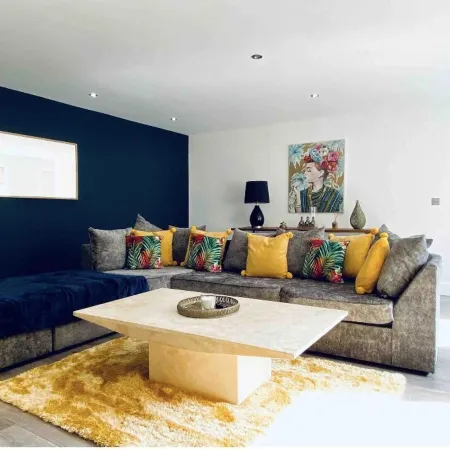 Exclusive 4-Bed House 10 Minutes from Newcastle