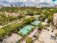 Uhost AI 3Br Condo Stunning Water Views - Pysäköinti