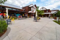 The Chic Guest Retreat in Old Town Near Csu!