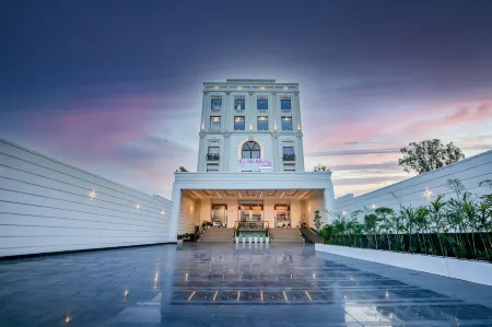 Regenta Place Phagwara by Royal Orchid Hotels Limited Отели в г. Сапрор