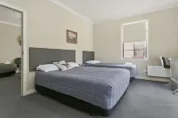 No 1 Motels - Motels