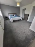 4 Bedroom Home Tameside GRT Manchester Sleeps 7