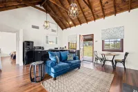 Grandview Accommodation - Hideaway Huts