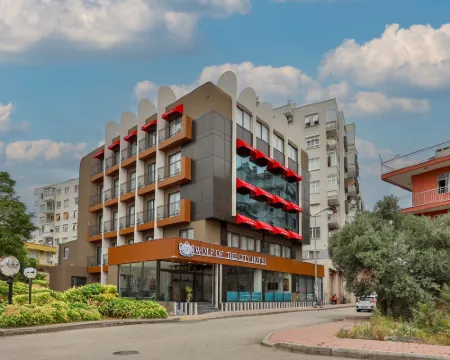 วูล์ฟ ออฟ เดอะ ซิตี้ โฮเทล แอนด์ สปา โรงแรมในอันตัลยา