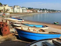 Family 4-Bed Apartment in Dawlish with Sea View Hotel di Dawlish